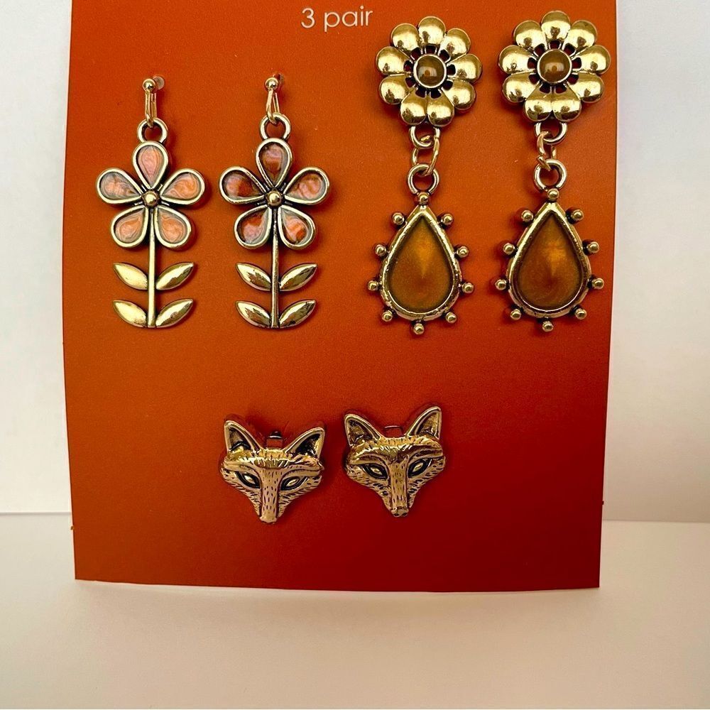 ‎Set of 3 GOLDTONE AND AMBER EARRINGS